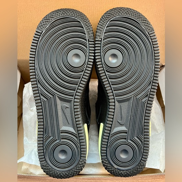 Air Force 1 React CD4366-001 Women’s Size 7.5 *Like New* - Picture 7 of 10